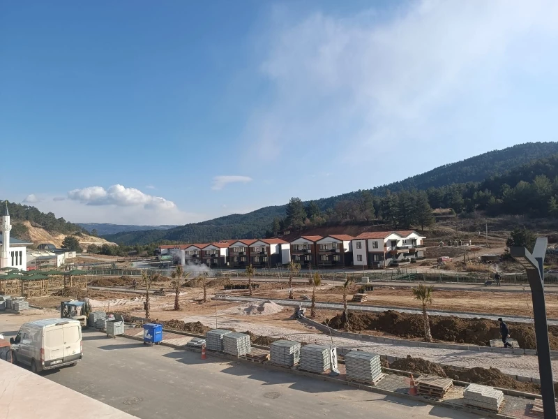 Kütahya Gediz’de Tatil Köyünde Çalışmalar Sürüyor 1-1