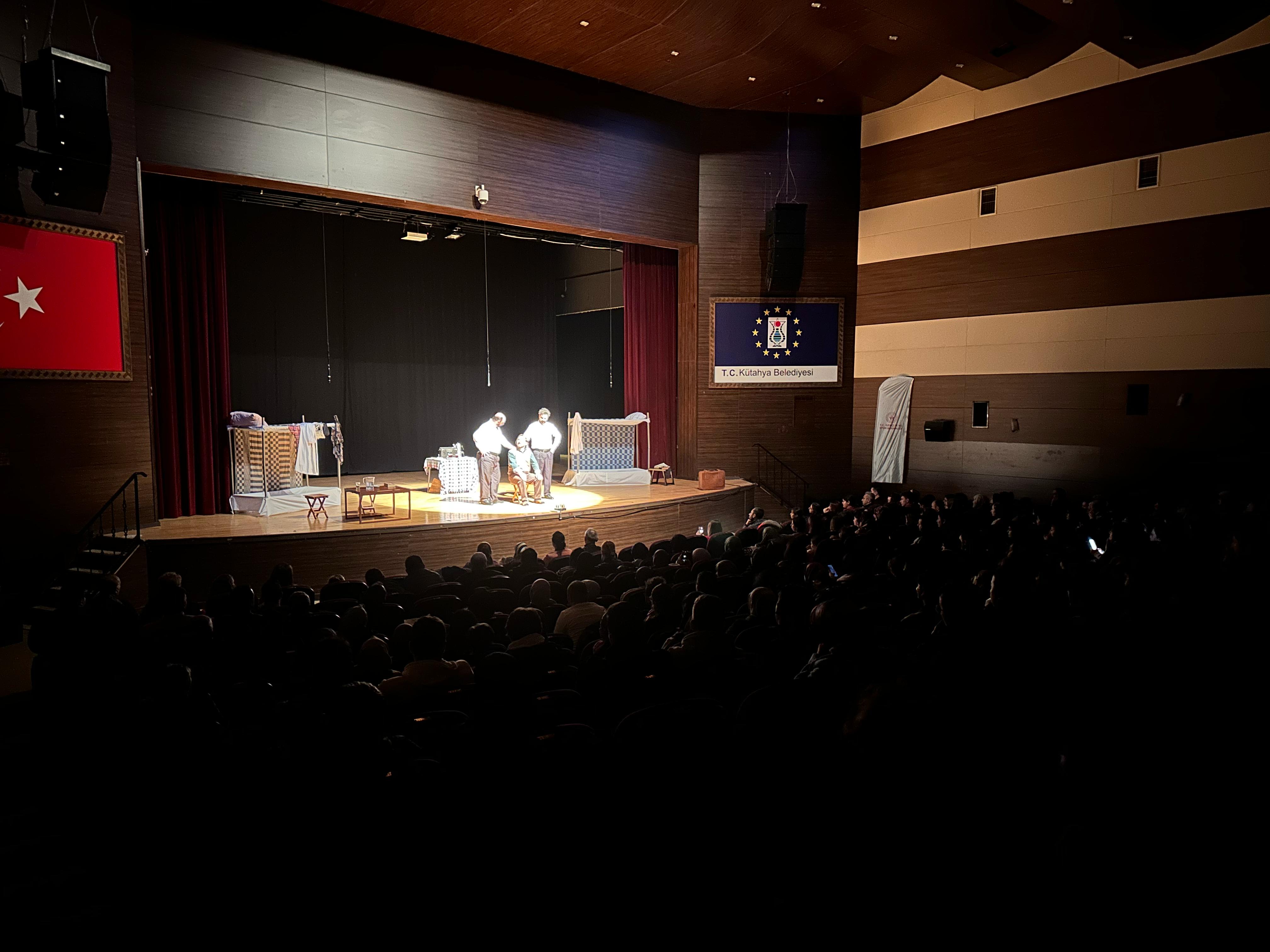 Kütahya’da 28 Şubat Temalı Oyun Sahnelendi (2)