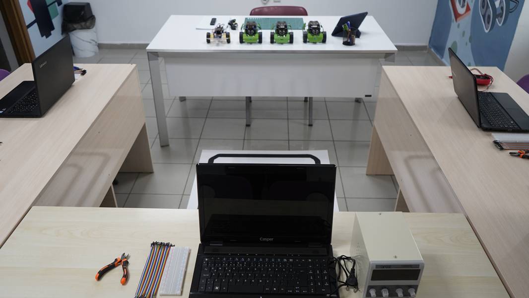 Kütahya’da 5 Yıldız Eğitim Kurumları, Teknoloji Ve Eğitimi Bir Araya Getirdi (2)