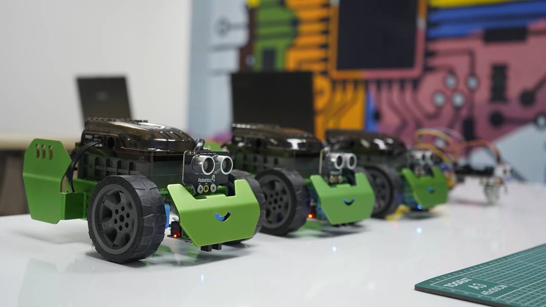 Kütahya’da 5 Yıldız Eğitim Kurumları, Teknoloji Ve Eğitimi Bir Araya Getirdi (5)