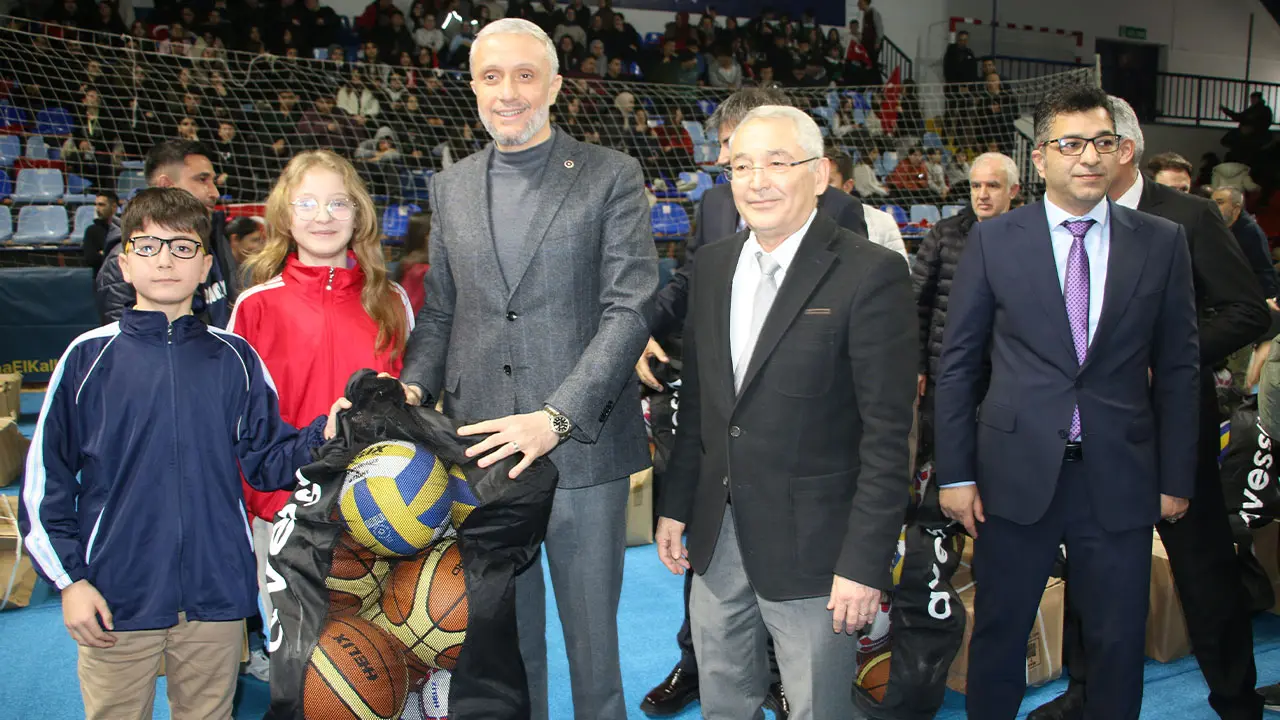 Kütahya’da 56 Okula Spor Malzemesi Desteği Verildi2