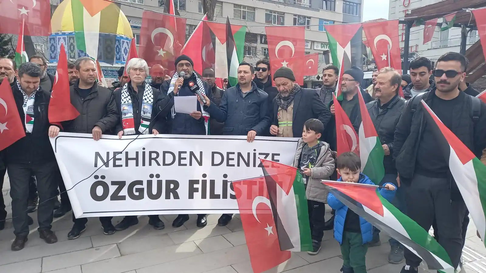Kütahya’da Abd Başkanı Trump’ın Gazze Açıklamalarına Tepki 2