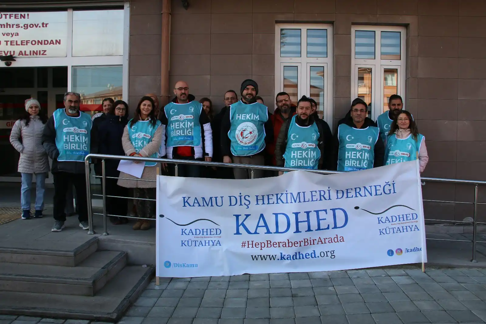 Kütahya’da Diş Hekimleri Bir Günlüğüne Iş Bıraktı (4)