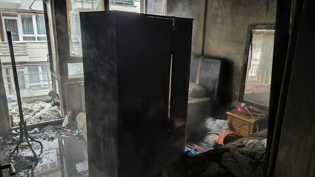 Kütahyada Evdeki Esrarengiz Yangınlar Korkuttu1