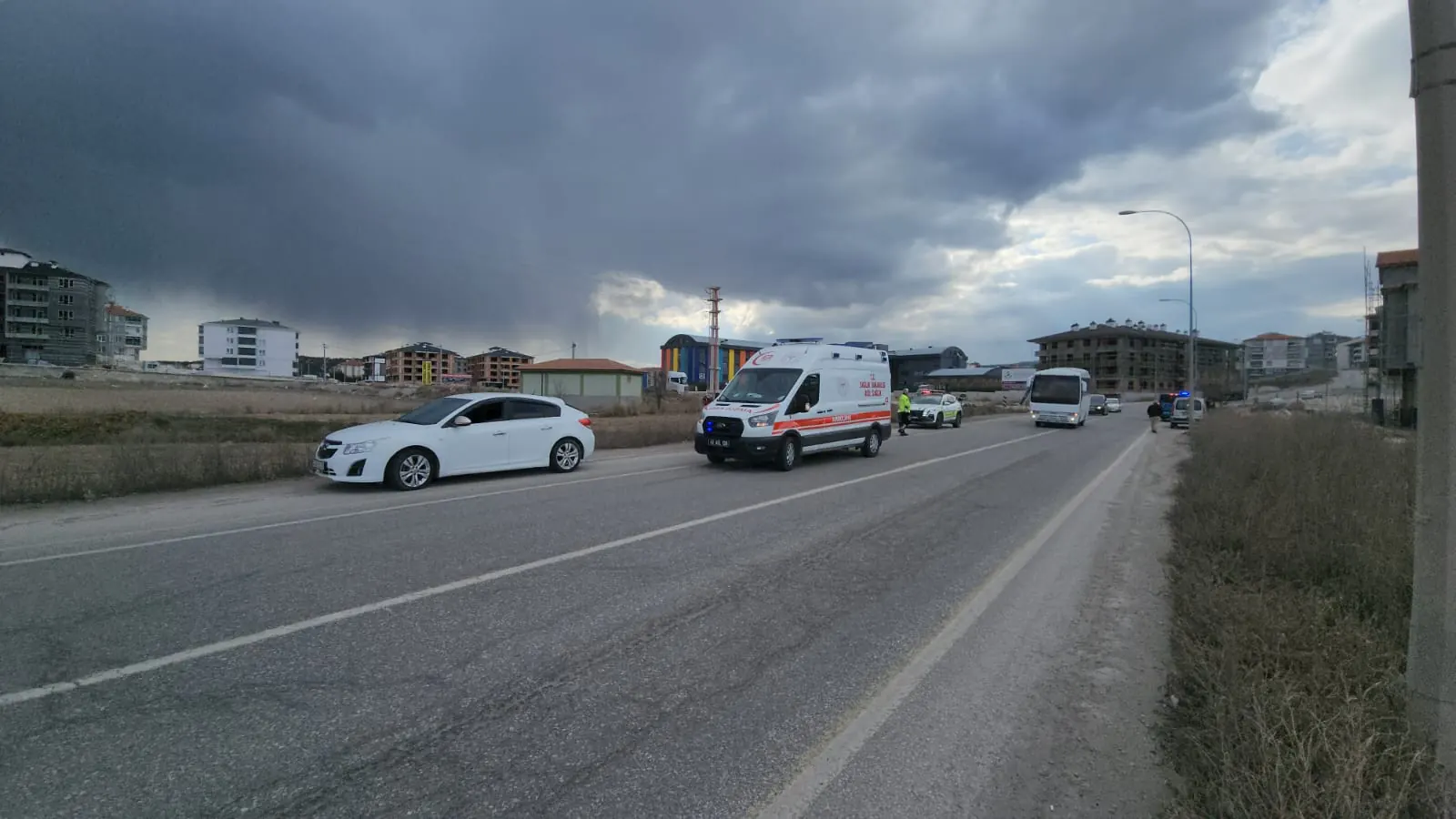 Kütahya’da Motosiklet Ile Otomobil Çarpıştı