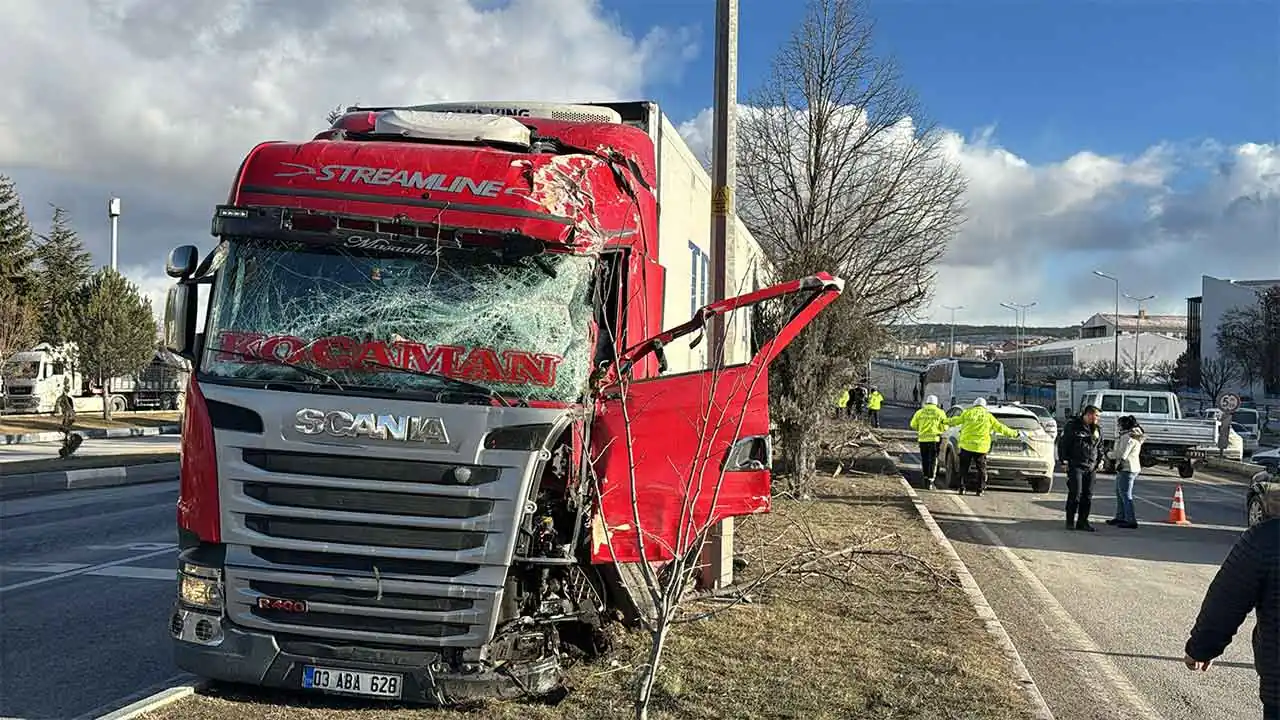 Kütahya’da Refüje Savrulan Tır, Faciaya Neden Oluyordu6