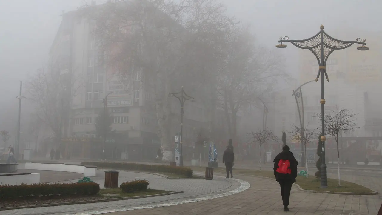Kütahya’da Sabah Saatlerinde Yoğun Sis Etkili Oldu3