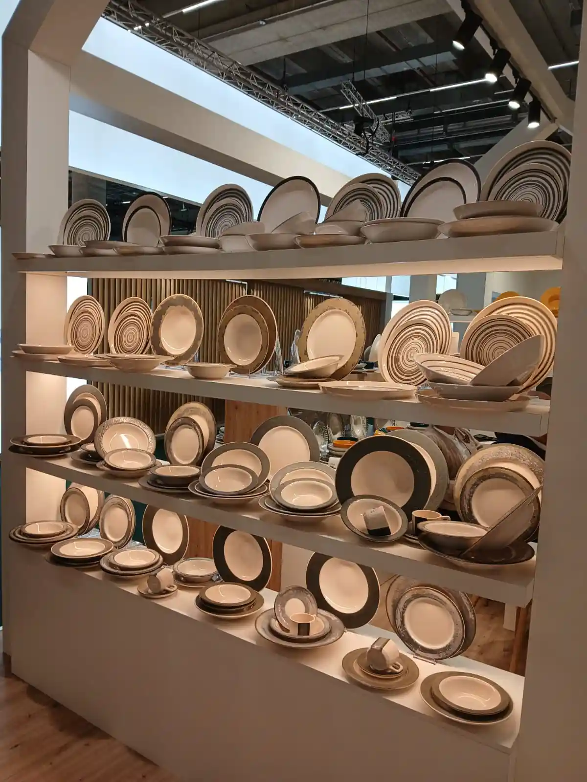 Kütahyalı Öncü Firma Keramika, Ambiente Fuarı’nda 2