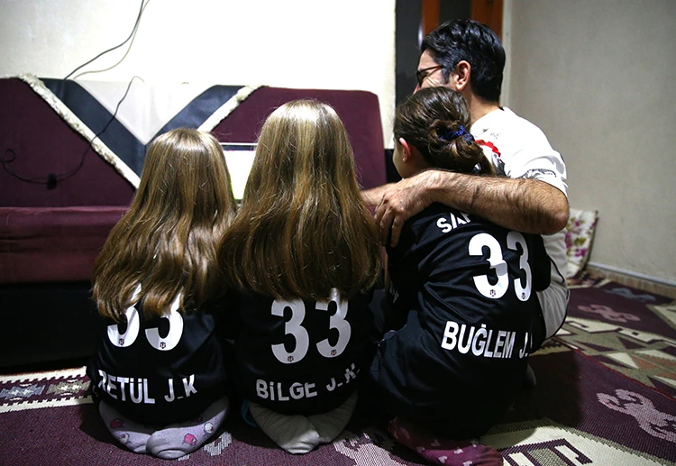 Mersinli Baba, Kızlarına Bjk Isimleri Vererek Beşiktaş Sevgisini Yaşatıyor (2)