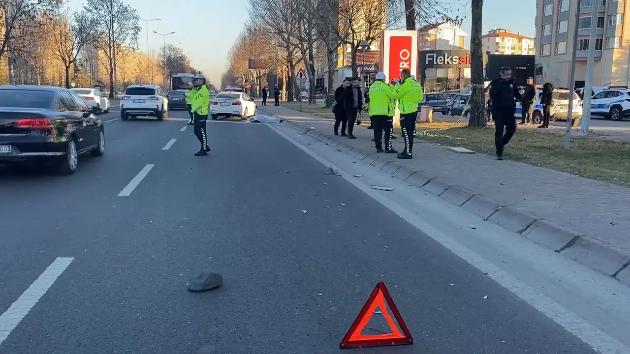 Otomobilin Çarptığı Yaya Hayatını Kaybetti1