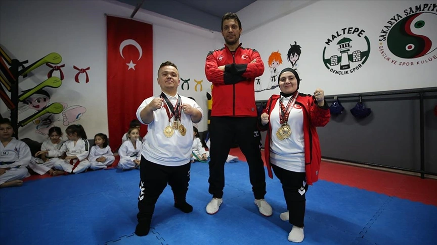 Thumbs B C 09369F6E716Bf867Ce5C46Eb1799Ec55