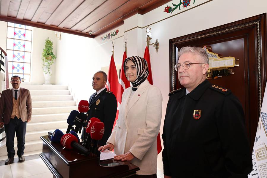 Afyonkarahisar’da Tefecilik Operasyonu 4 Kişi Tutuklandı (2)