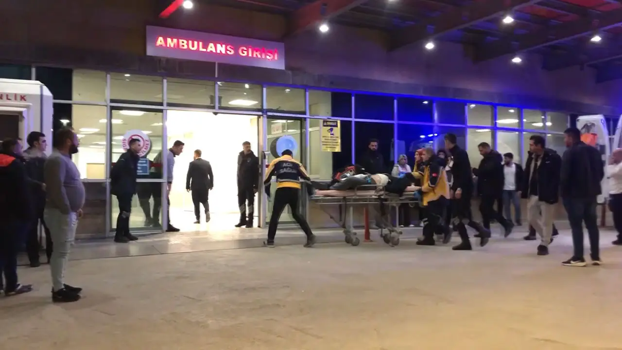 Çorum'da Kahvehaneye Silahlı Saldır 2 Öü, 5 Yaralı.1Jpg