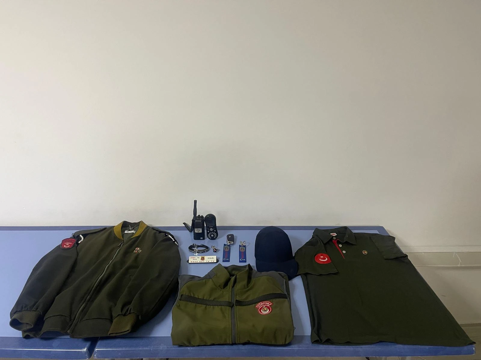 Denizli'de Mi̇t Mensubu Gibi Davranan Dolandırıcı Yakalandı