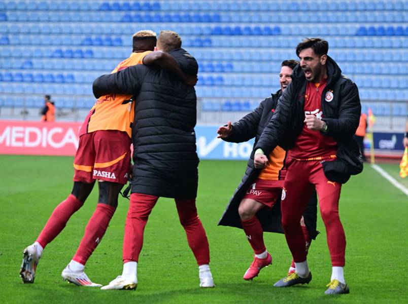 Galatasaray, Kasımpaşa Deplasmanında 3 3 Berabere Kaldı (2)