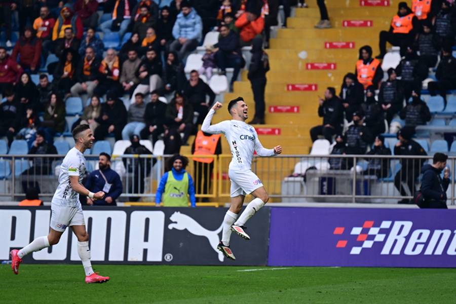 Galatasaray, Kasımpaşa Deplasmanında 3 3 Berabere Kaldı (3)