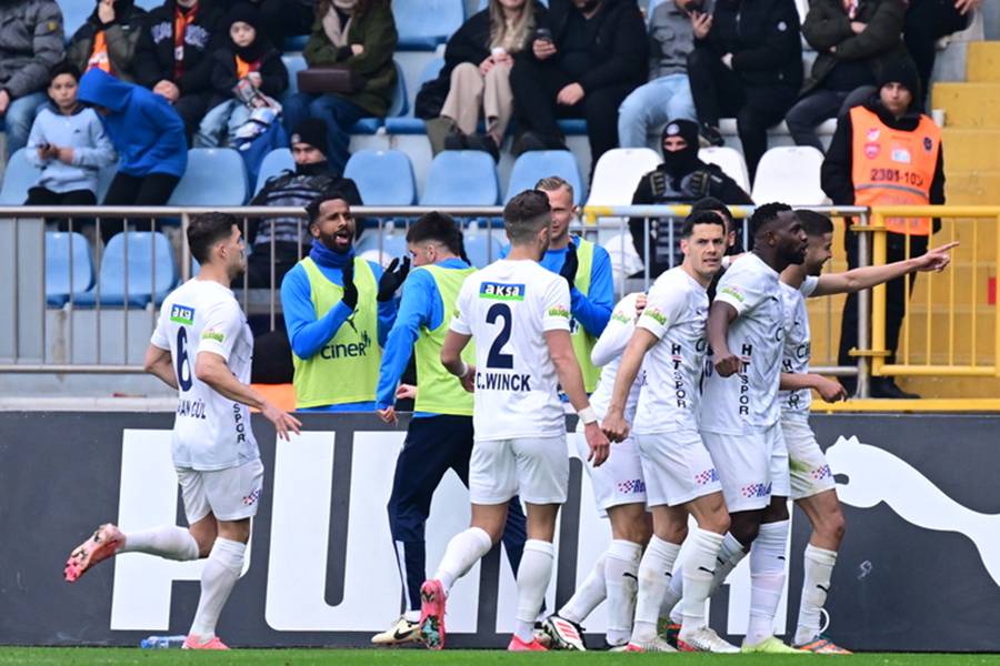 Galatasaray, Kasımpaşa Deplasmanında 3 3 Berabere Kaldı (4)