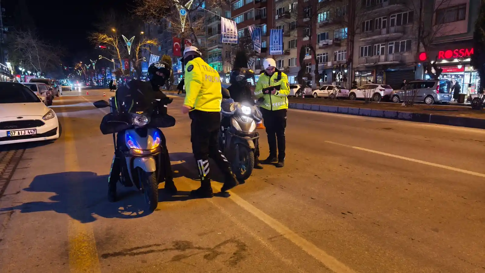 Kütahya’da Ekipler, Motosikletlileri Denetledi
