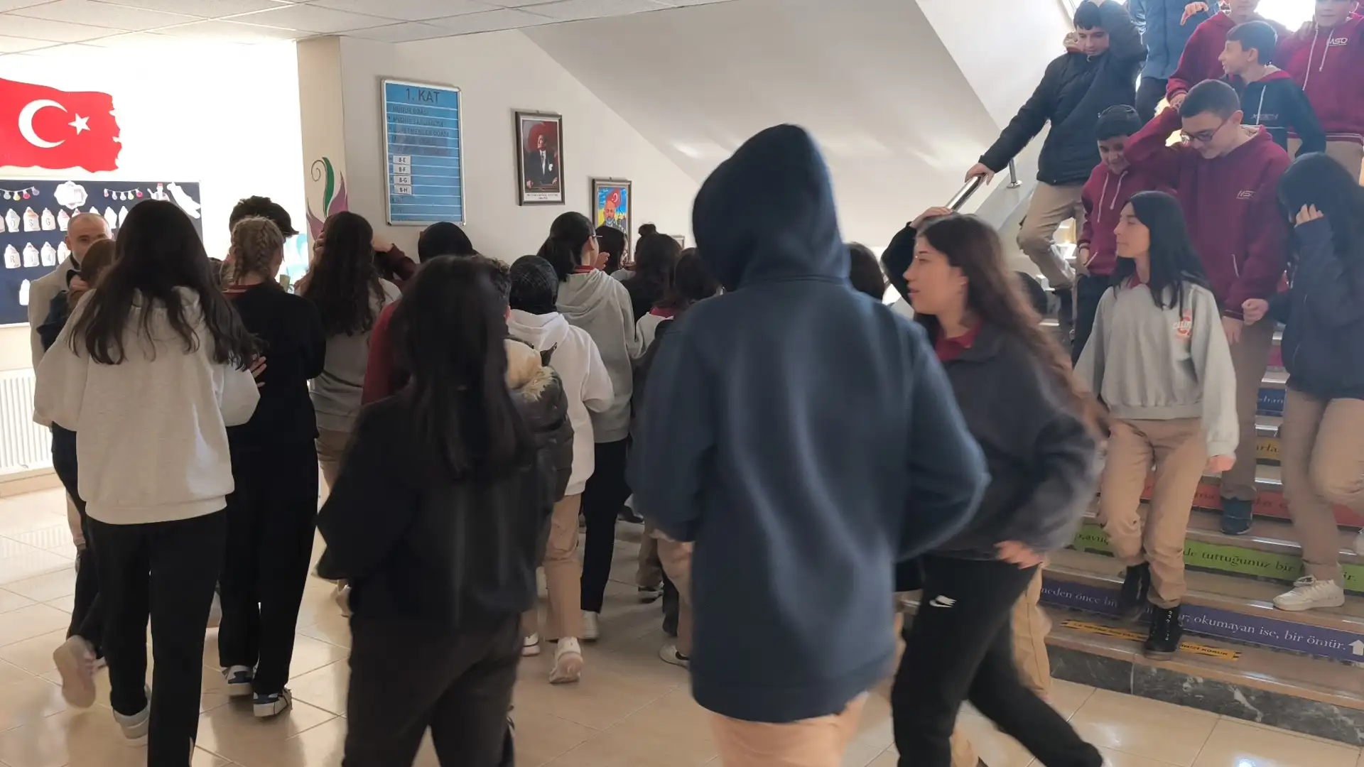 Kütahya’da Tüm Okullarda Eşzamanlı Deprem Tatbikatı (1)