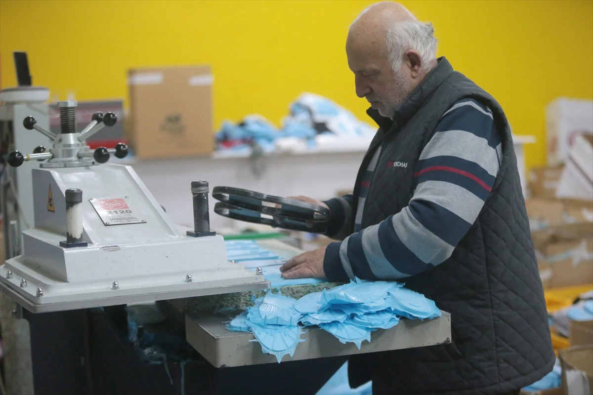 Kütahyada Ürettikleri Ayakkabı Tabanları Ihraç Ediyorlar4