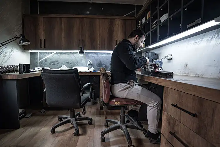 25 Yıldır Nakkaşlık Yapan Usta, Altın Işlemeli Tespih Üretti (3)