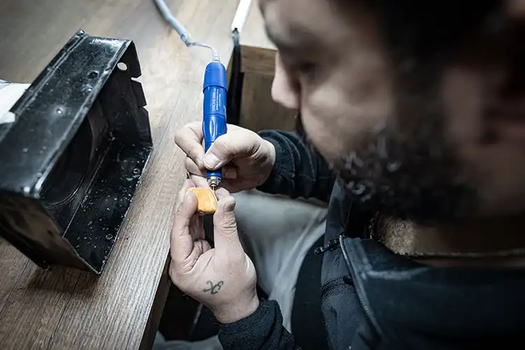 25 Yıldır Nakkaşlık Yapan Usta, Altın Işlemeli Tespih Üretti (4)