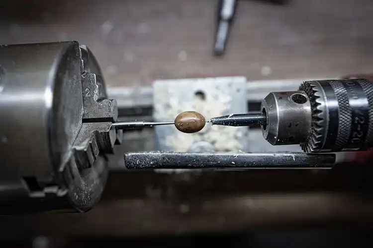 25 Yıldır Nakkaşlık Yapan Usta, Altın Işlemeli Tespih Üretti (5)