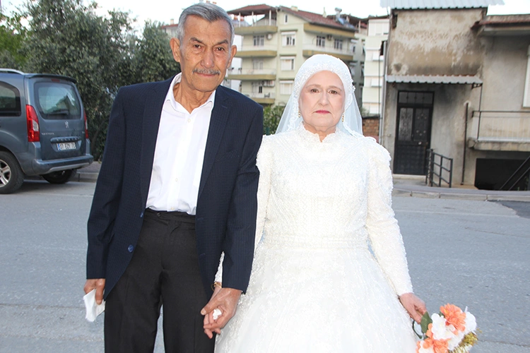 45 Yıldır Hayalini Kurdukları Düğünlerini Yaptılar1