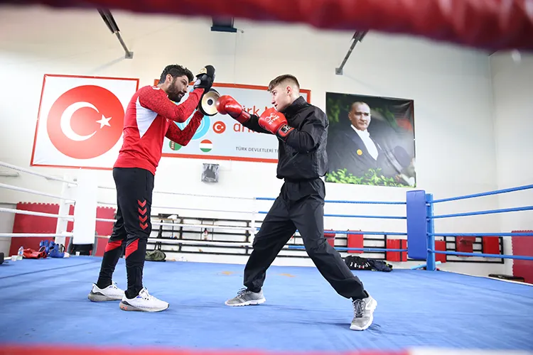 Babasının Hayalini Gerçekleştiren Boksör, Dünya Şampiyonası Hedefliyor (3)