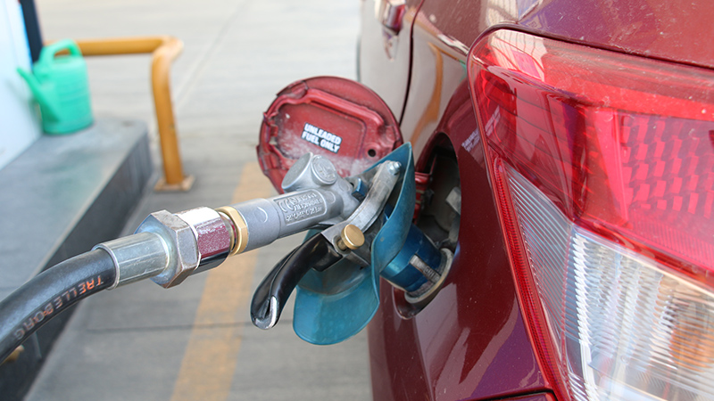 Benzine Beklenen Zam Gelmedi, Otogazda Indirim Yolda (2)