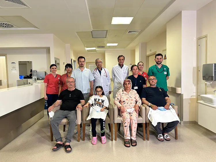 Böbrek Nakli Küçük Ayşe’ye Umut Oldu, Çocuk Bayramını Sağlıkla Kutladı (2)