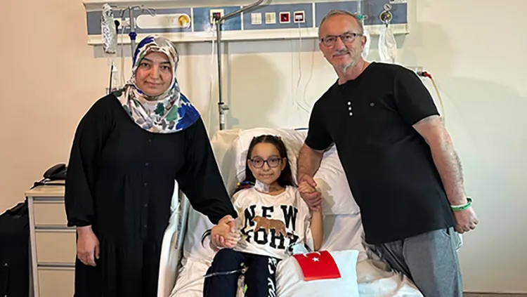 Böbrek Nakli Küçük Ayşe’ye Umut Oldu, Çocuk Bayramını Sağlıkla Kutladı (3)