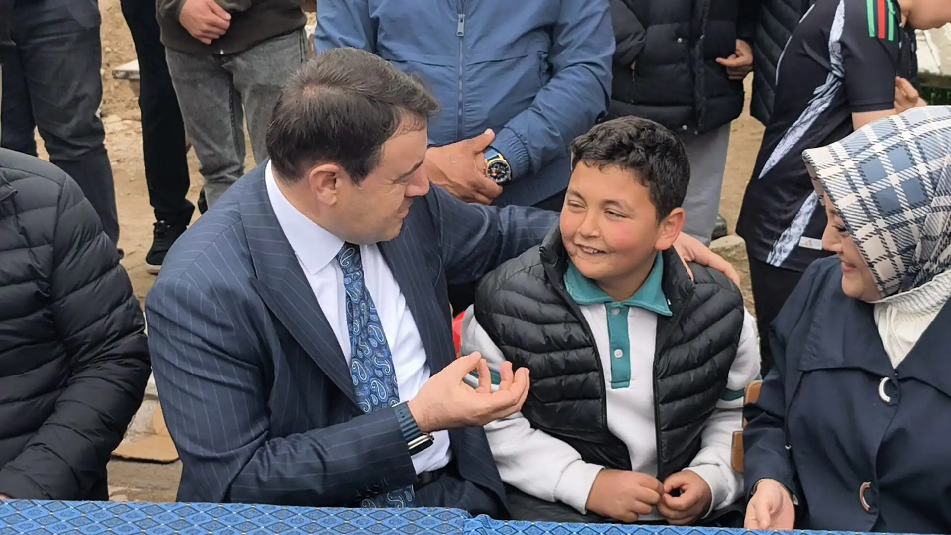 Kütahya Valisi Işın, Deprem Bölgesinde Incelemelerde Bulundu3