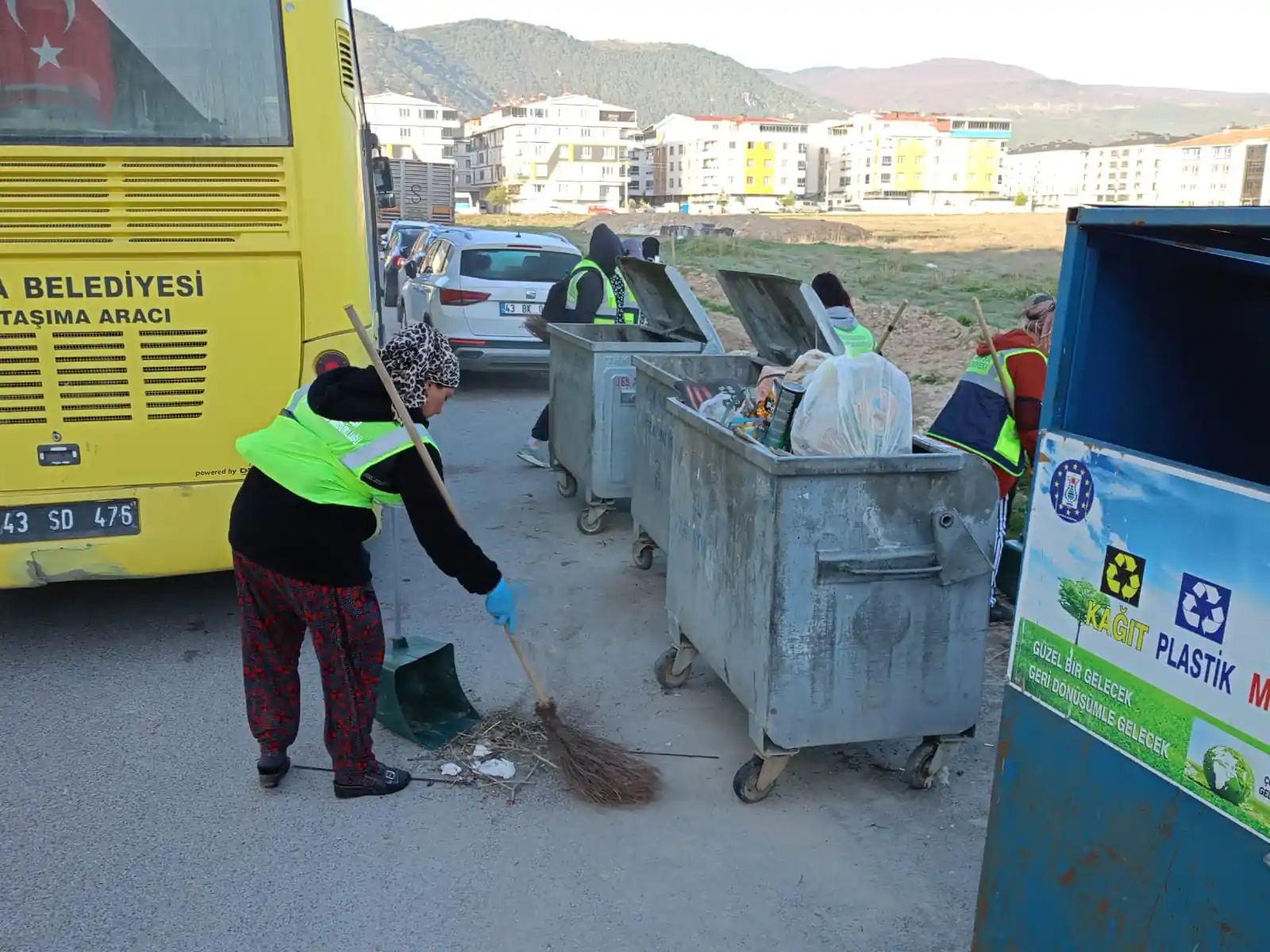 Kütahya’da Bahçelievler Mahallesi’nde Temizlik Sürüyor 3