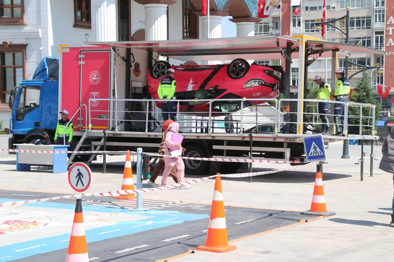 Kütahya’da Çocuklar Ve Büyükler Direksiyon Başına Geçti! 4