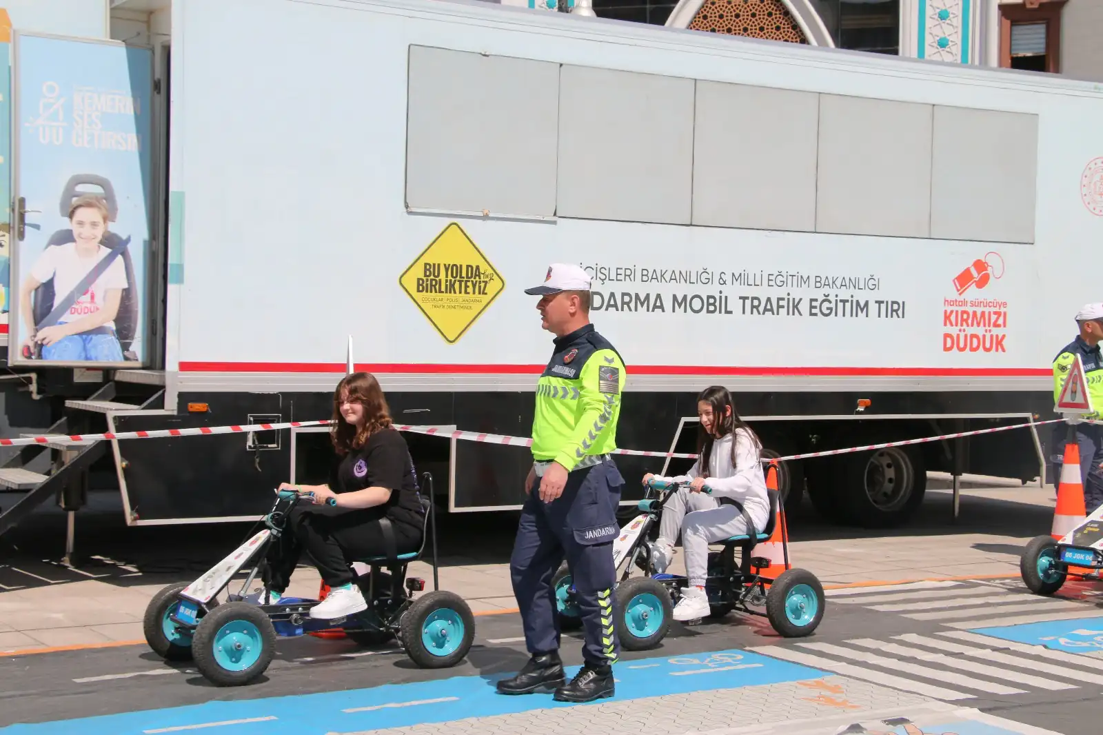 Kütahya’da Çocuklar Ve Büyükler Direksiyon Başına Geçti!