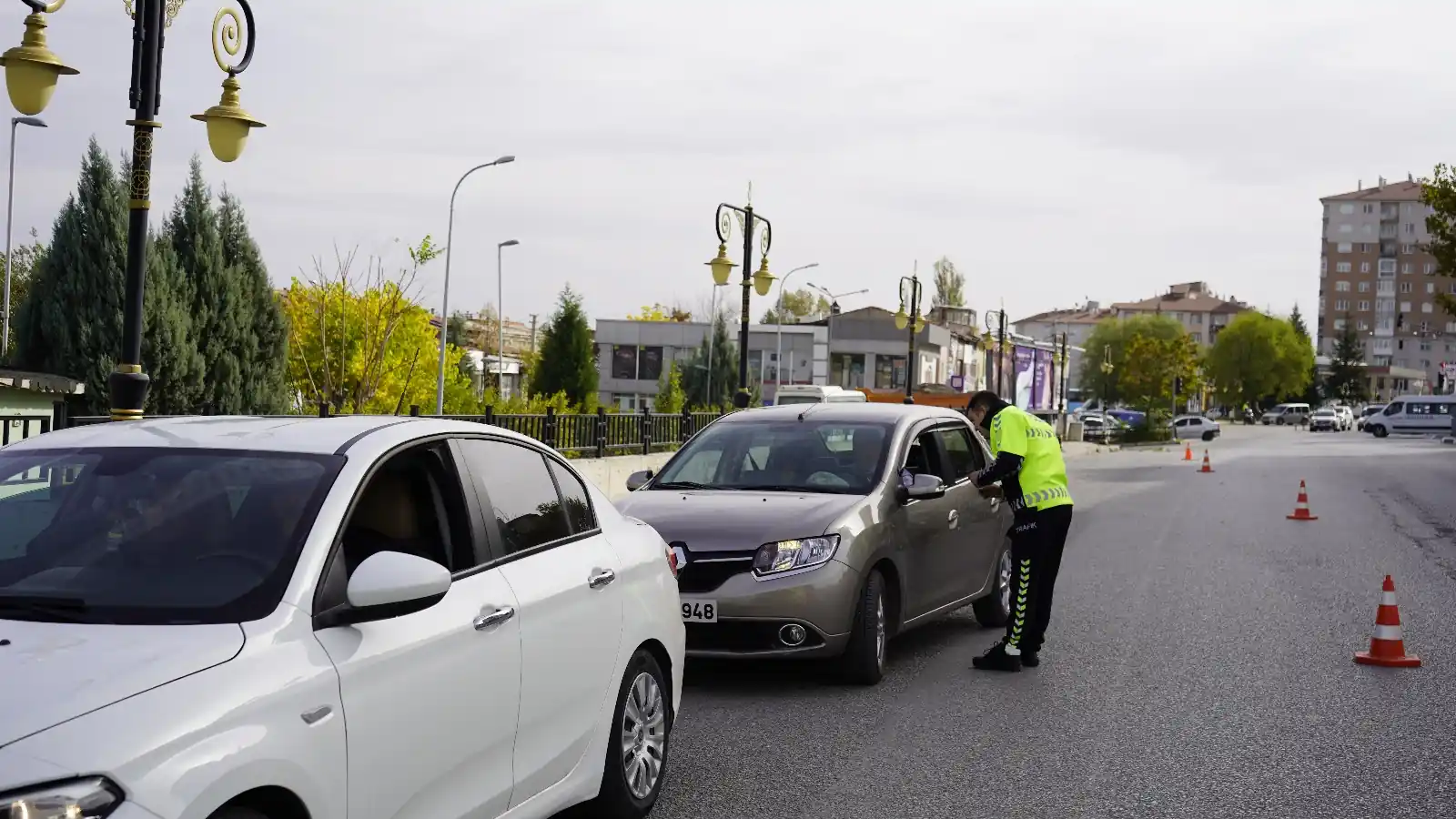 Kütahya’da Direksiyon Başında Cep Telefonu Kullandılar Cezayı Yediler2