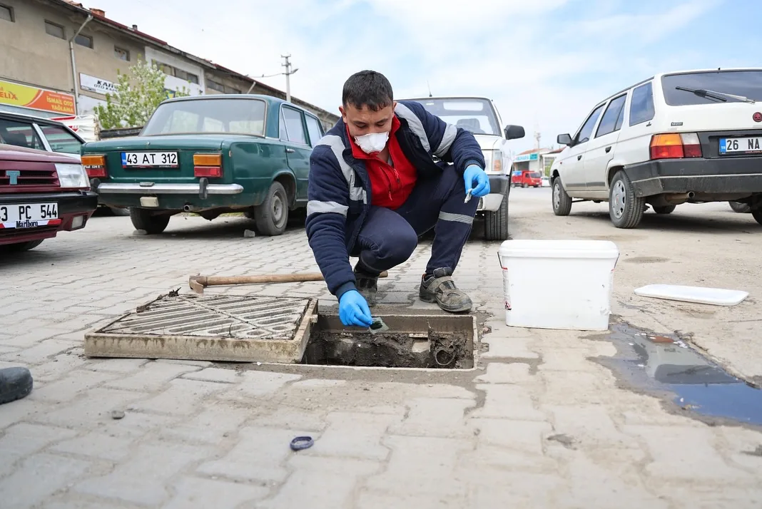 Kütahya’da Ilaçlama Faaliyetleri Sürüyor 