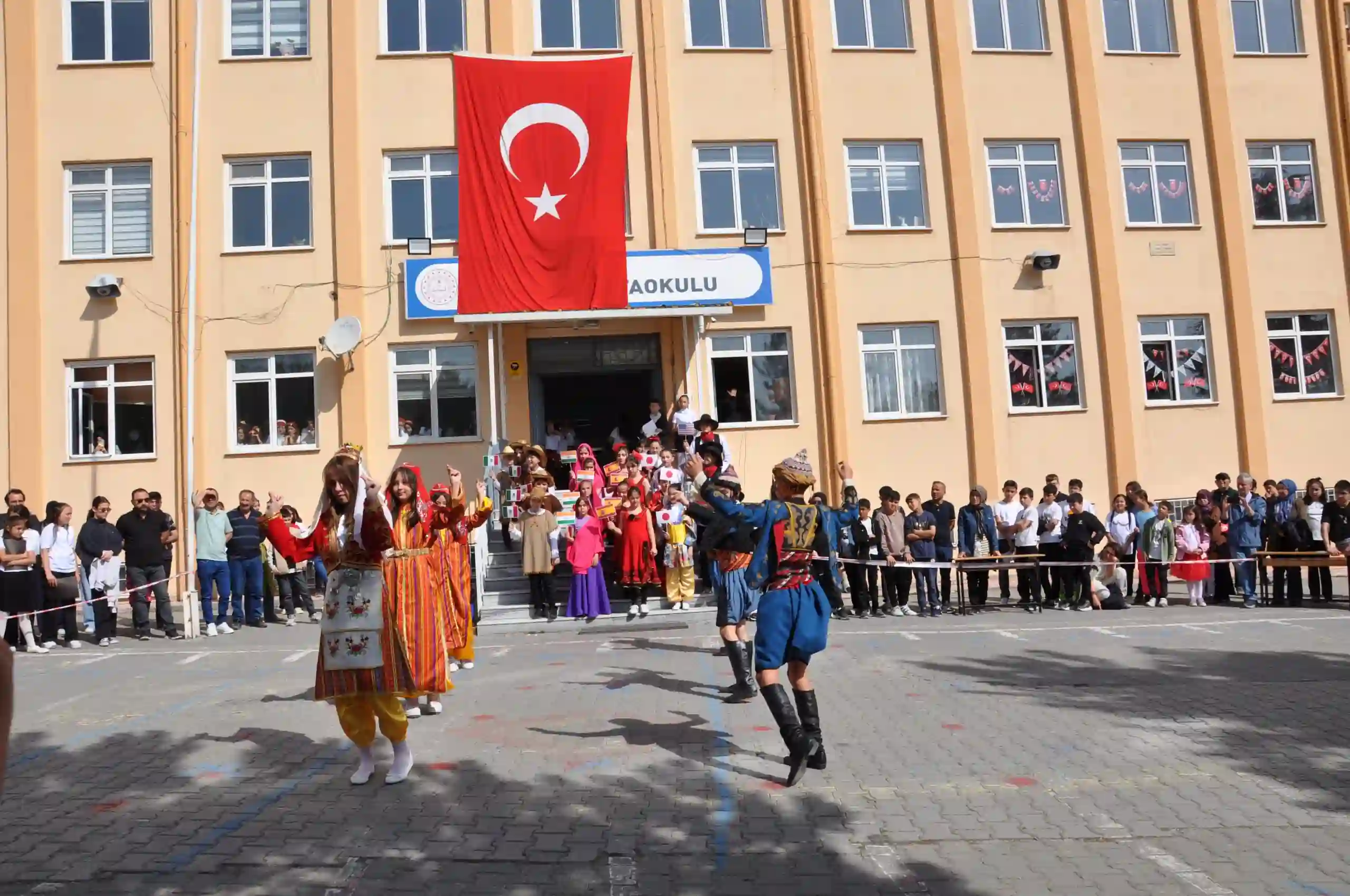Kütahya’da Öğrencilerin 23 Nisan Coşkusu 1