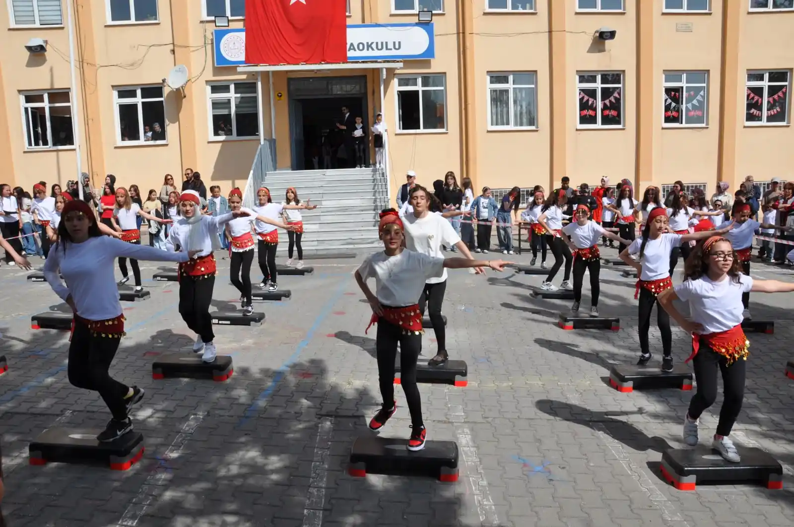 Kütahya’da Öğrencilerin 23 Nisan Coşkusu 2