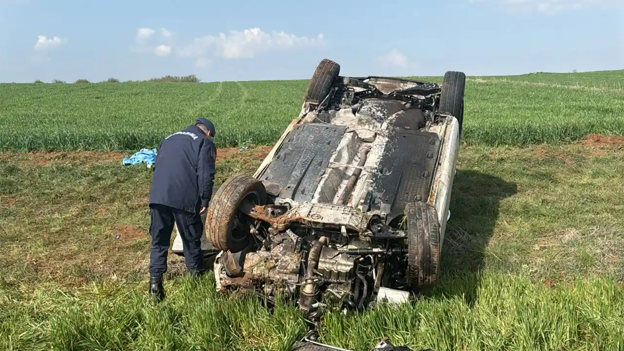 Kütahya'da Takla Atan Otomobilin Sürücüsü Öldü3
