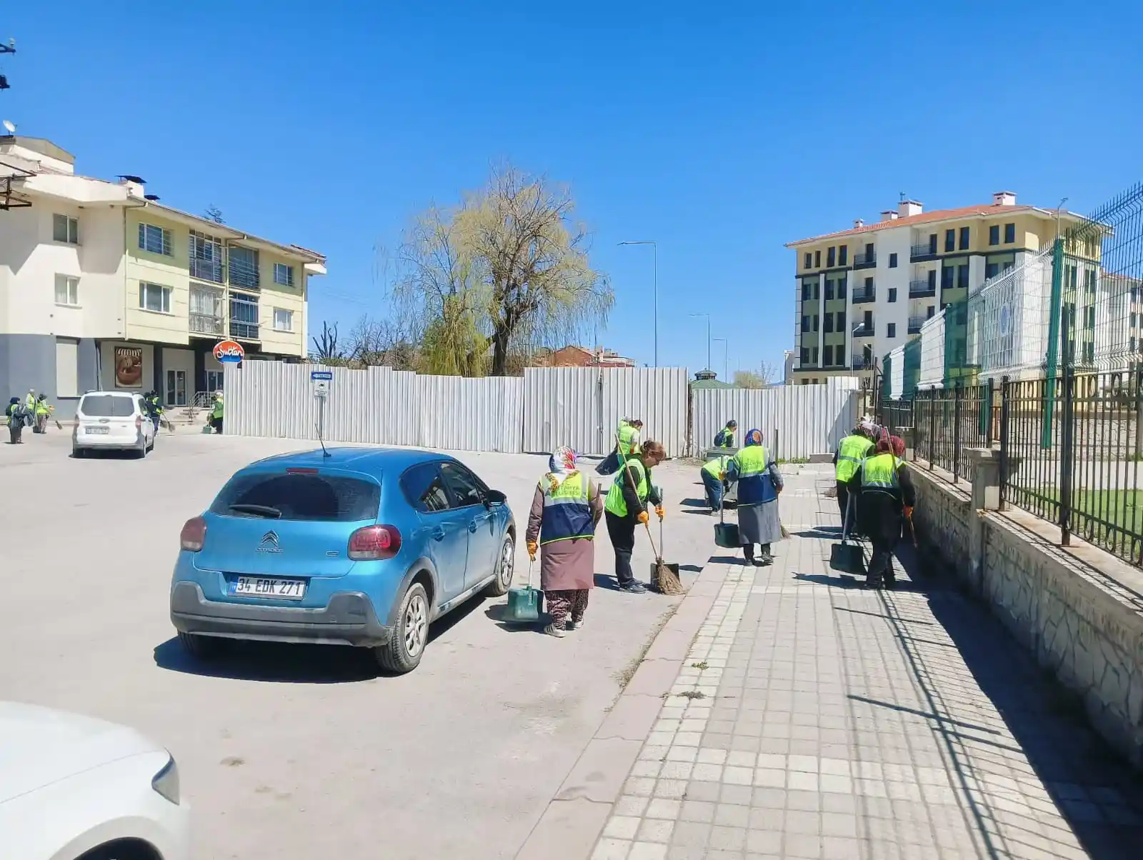 Kütahya’da Vefa Mahallesi’nde Temizlik Sürüyor