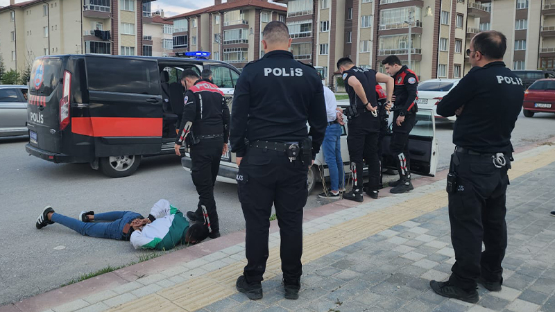 Kütahya'da Yunus Timi'nin Yakaladığı Şüpheliler Suç Makinesi Çıktı (4)