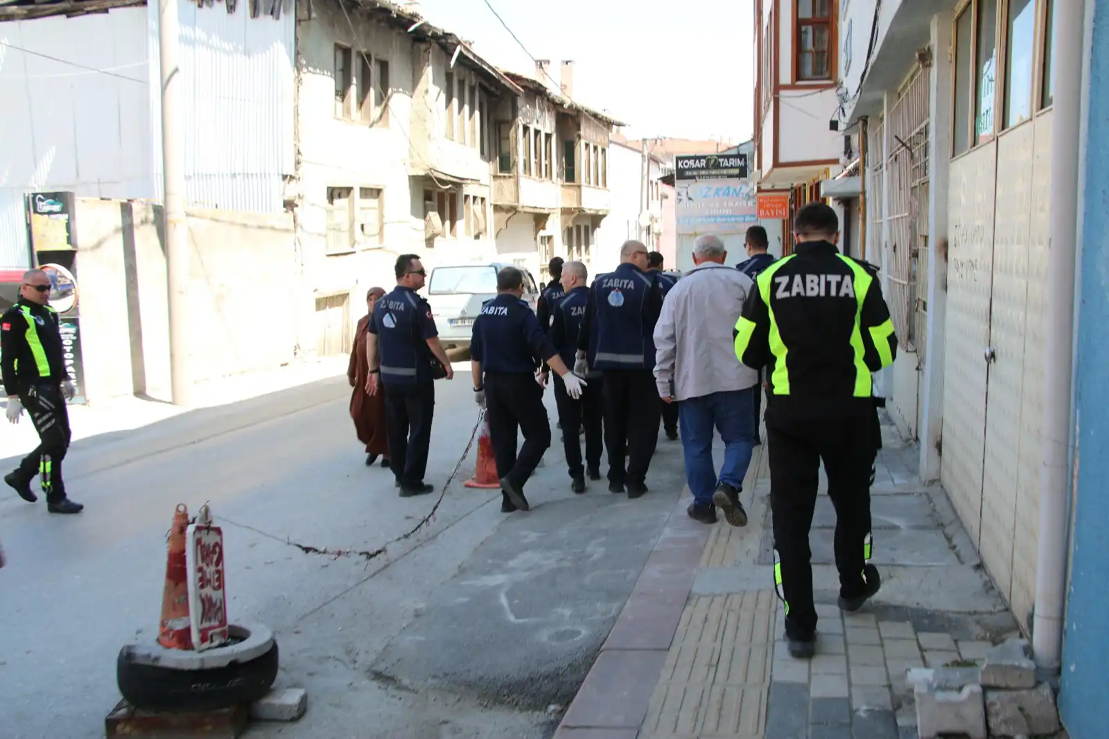 Kütahya’da Zabıta Ekipleri, Kaldırım Işgallerini Denetliyor 1