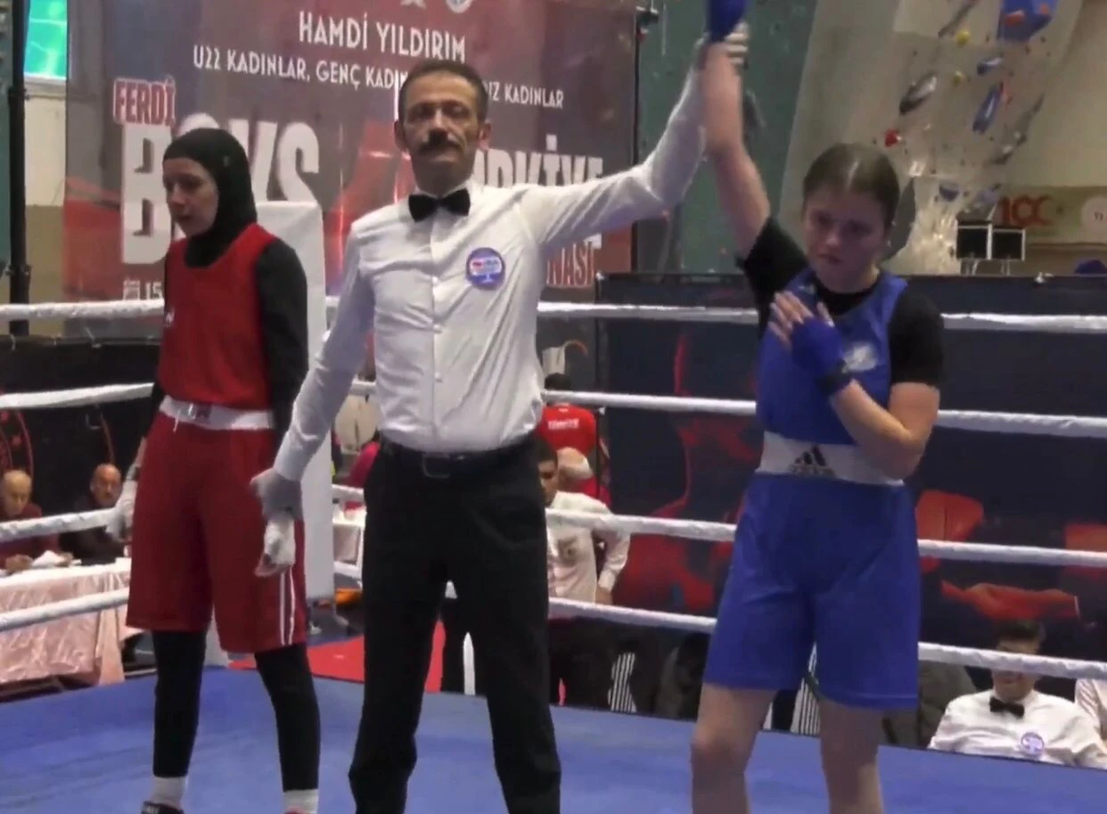 Kütahyalı Genç Boksör Türkiye Üçüncüsü 