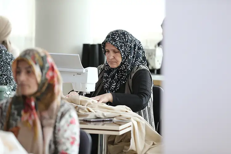 Meslek Edindirme Kurslarıyla Kadınlar Hem Öğreniyor Hem Kazanıyor (1)