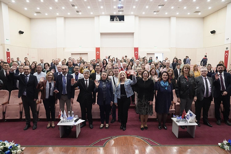 Tübi̇tak Mam Başkanı, Kutuplardaki Değişimleri Açıkladı (2)