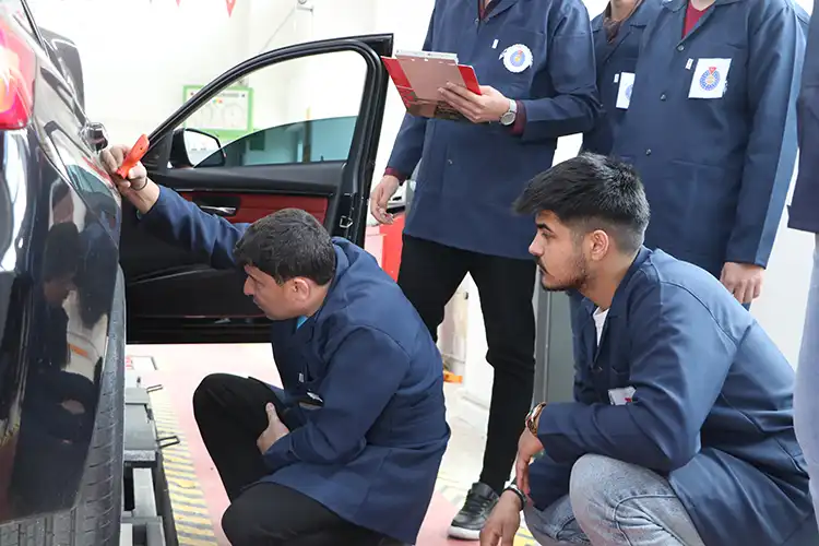 Türkiye'nin Ilk Üniversite Merkezli Oto Ekspertiz Merkezi Açıldı (3)