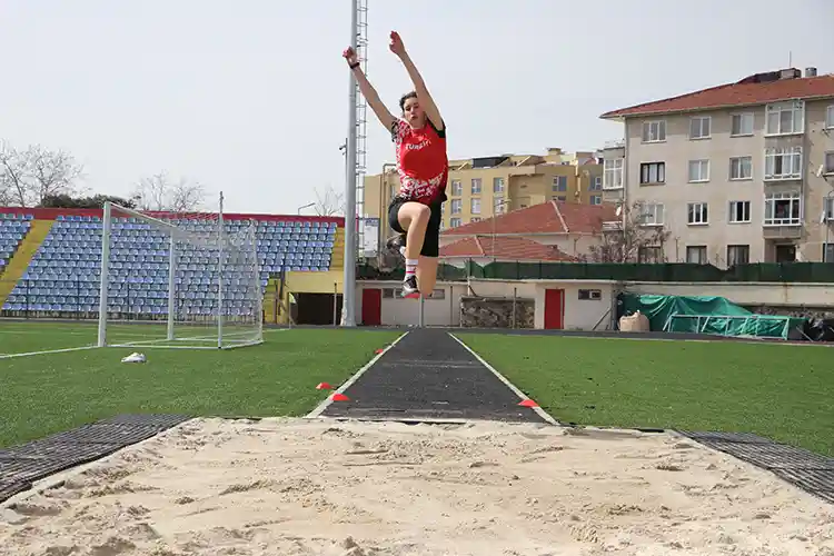 15 Yaşındaki Atletin Eyof Hayali2