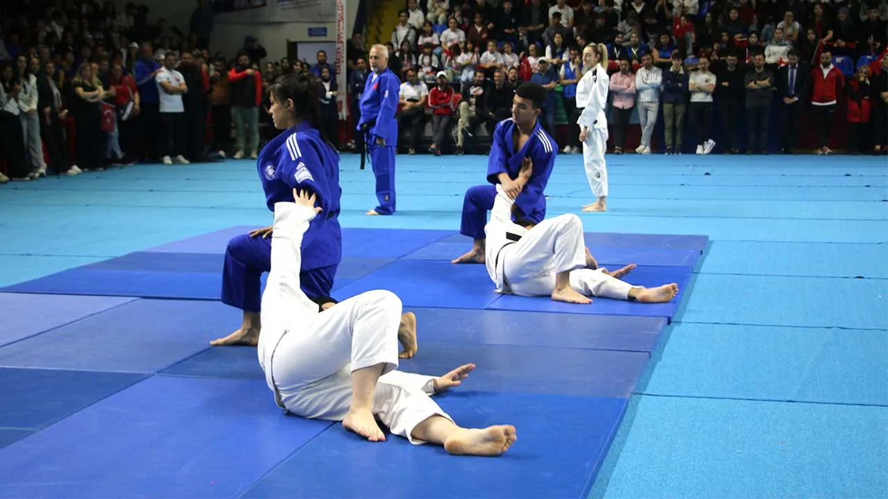 19 Mayıs Kütahya'da Coşkuyla Kutlandı10